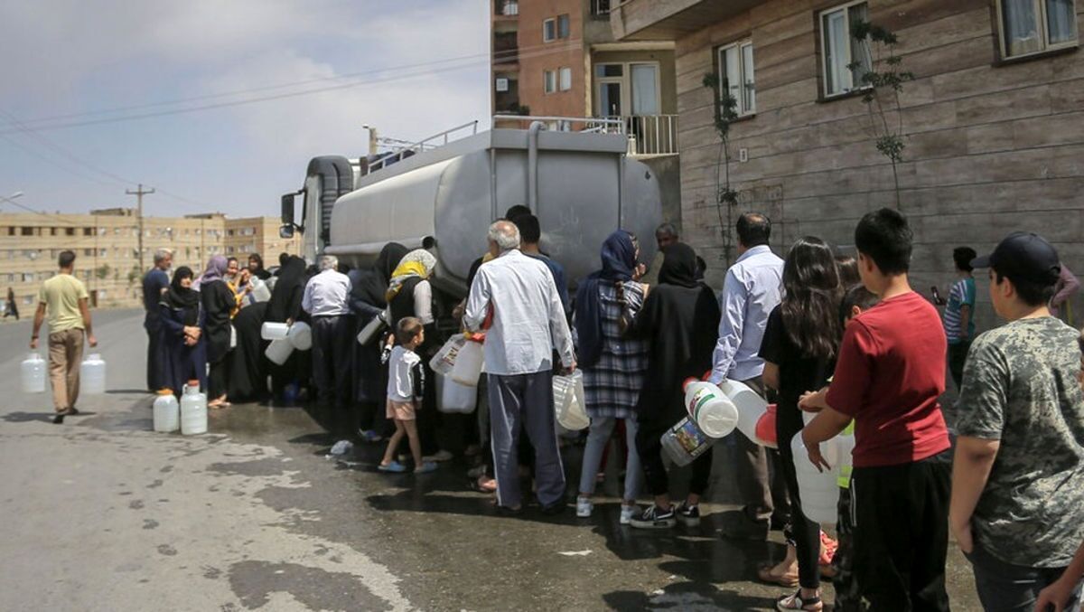 چشمانداز تیره کمآبی! چشمانداز تیره کمآبی!