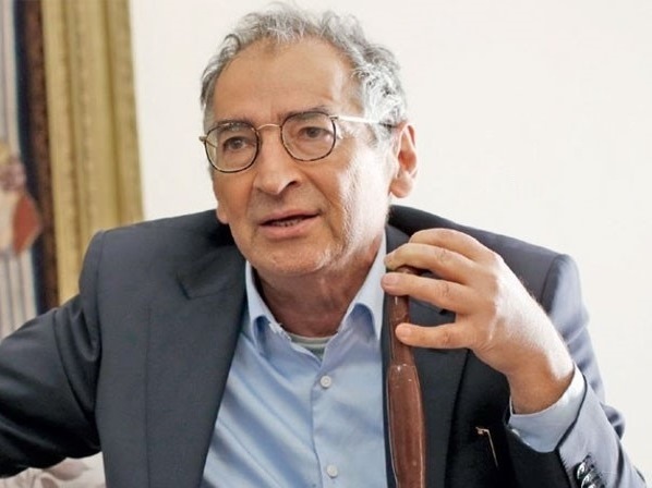 دیگر کسی برای مجلس تره هم خرد نمی‌کند / قرار بود در راس امور باشد، اما در قعر امور قرار گرفته/ کجای قانون اساسی گفته که روسای سه قوه اگر باهم تشکیل جلسه دهند، می‌توانند بالاتر از مجلس و نهاد‌های دیگر تصمیم بگیرند؟