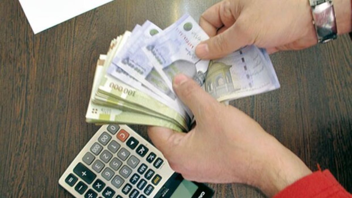 چرا دولت رئیسی از افزایش حقوق کارمندان در دولت روحانی ناراضی است؟ چرا دولت رئیسی از افزایش حقوق کارمندان در دولت روحانی ناراضی است؟