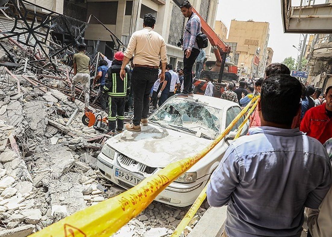 شمار جانباختگان ریزش متروپل آبادان به ۱۰ تن رسید