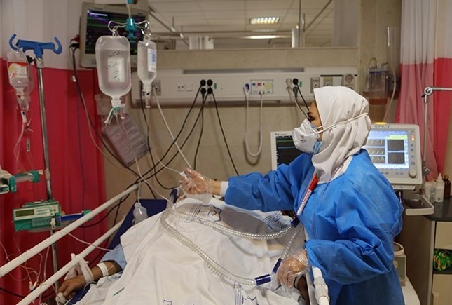 کرونا مانند آنفلوانزا شده و زندگی با آن امکانپذیر است/ هنوز با کنترل کرونا در کشور فاصله داریم