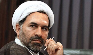 عمامهپرانی که هیچ؛ یک روز ممکن است سنگ بزنند! عمامهپرانی که هیچ؛ یک روز ممکن است سنگ بزنند!