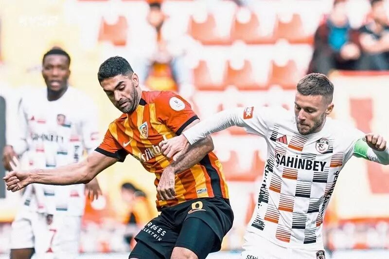 استقلال برای آخرین بار علی کریمی را خواست؛ کایسری اسپور پاسخ کتبی داد/ اختصاصی خبرورزشی استقلال برای آخرین بار علی کریمی را خواست؛ کایسری اسپور پاسخ کتبی داد/ اختصاصی خبرورزشی