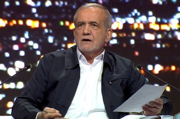 پزشکیان: در دور زدن تحریمها کلی بخور بخور وجود دارد/ماشینهای دسته دوم برای ما افتخار است؟ /از نظر فساد در دنیا از آخر ۱۵ هستیم پزشکیان: در دور زدن تحریمها کلی بخور بخور وجود دارد/ماشینهای دسته دوم برای ما افتخار است؟ /از نظر فساد در دنیا از آخر ۱۵ هستیم