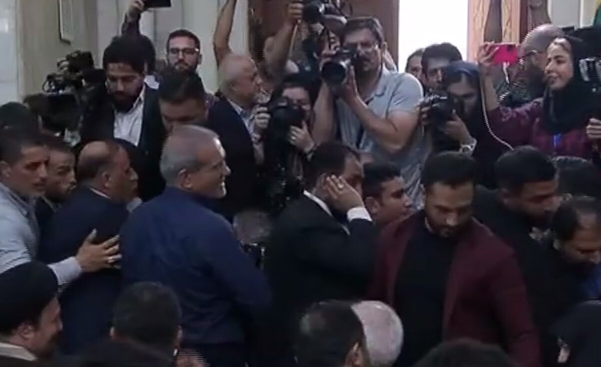 جمعیت استقبالکنندگان از پزشکیان توجهبرانگیز شد