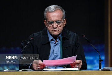 تذکر نماینده تام الاختیار پزشکیان به شورای نگهبان درباره تبعات مُهر نزدن شناسنامه رأی دهندگان تذکر نماینده تام الاختیار پزشکیان به شورای نگهبان درباره تبعات مُهر نزدن شناسنامه رأی دهندگان