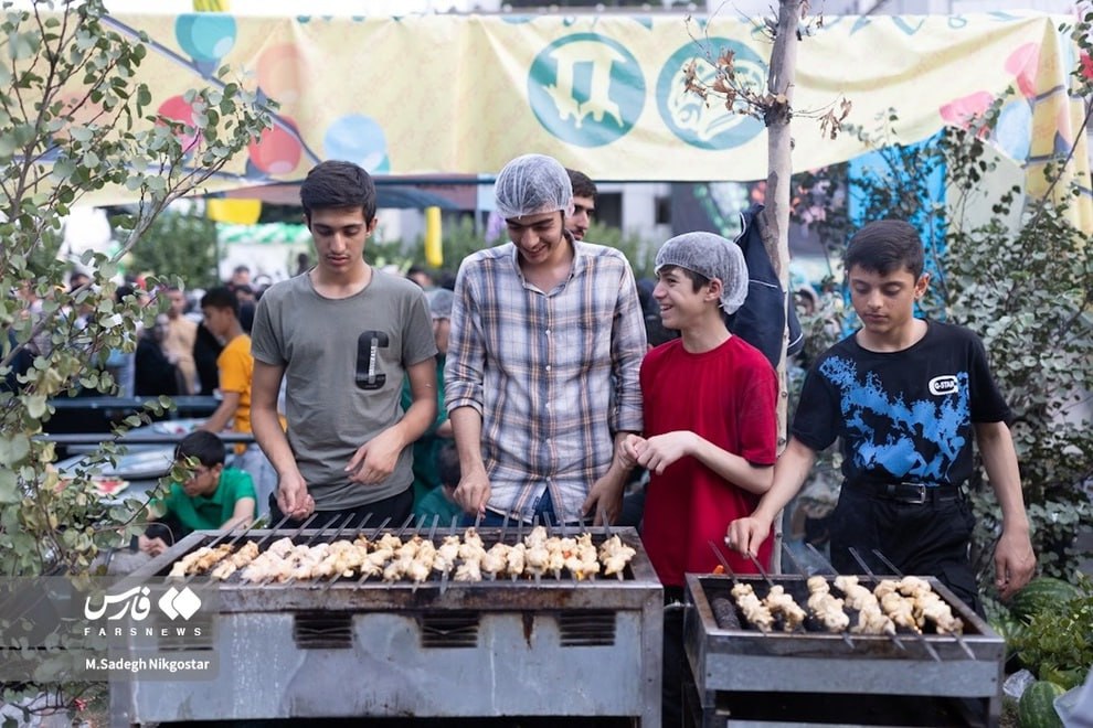 هشت تصویر تماشاییِ به جامانده از راهپیمایی غدیر