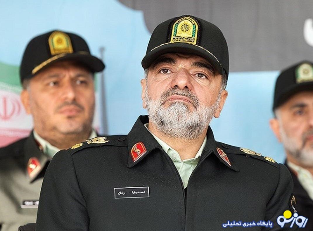 واکنش سردار رادان به فیلم دستگیری دو دختر ۱۴ ساله توسط گشت ارشاد: رفتار آن دخترها بد و رفتار پلیس هم یک مقدار غیرحرفهای بود واکنش سردار رادان به فیلم دستگیری دو دختر ۱۴ ساله توسط گشت ارشاد: رفتار آن دخترها بد و رفتار پلیس هم یک مقدار غیرحرفهای بود