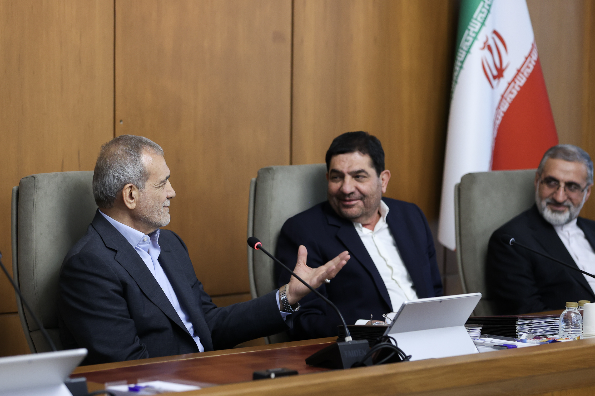 پزشکیان رسما بر صندلی ابراهیم رئیسی تکیه زد