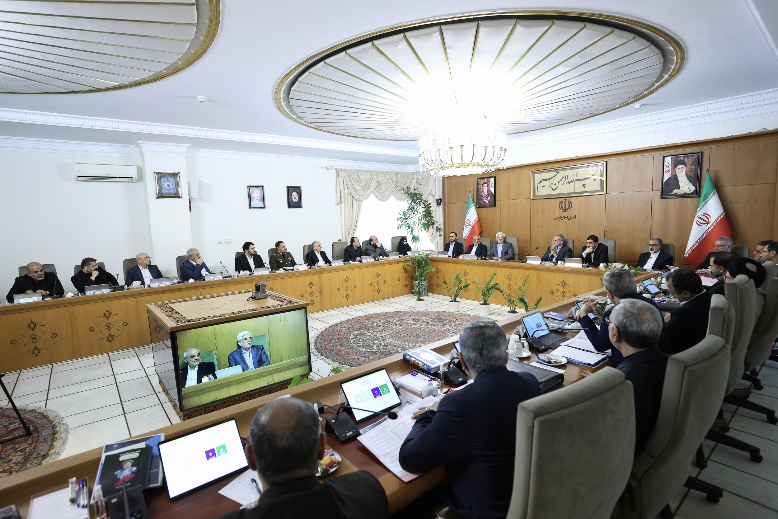 پزشکیان رسما بر صندلی ابراهیم رئیسی تکیه زد