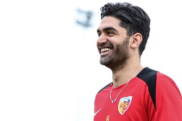 عکس| ظاهر متفاوت علی کریمی در ترکیه عکس| ظاهر متفاوت علی کریمی در ترکیه