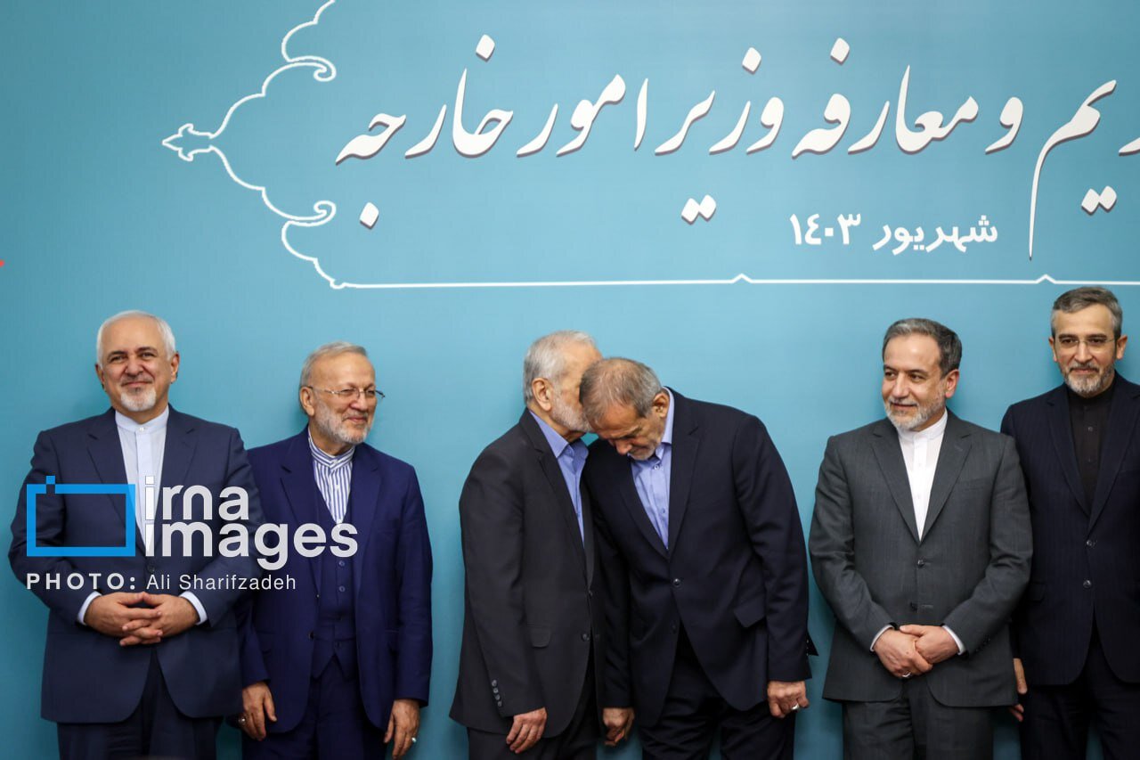 صحبتهای در گوشی کمال خرازی با پزشکیان