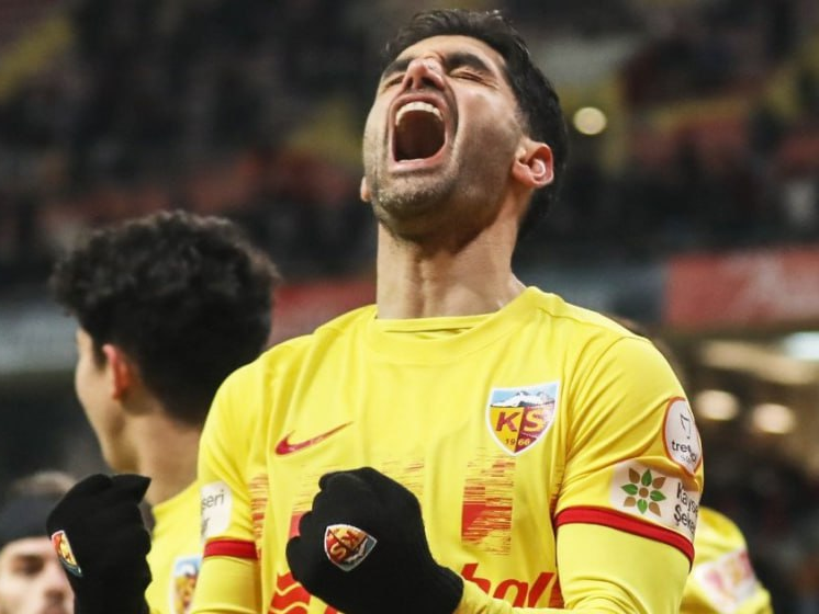 علی کریمی جراحی کرد علی کریمی جراحی کرد