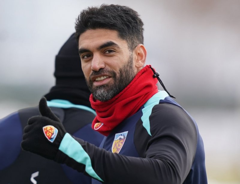 علی کریمی ریش سفید شد! (عکس) علی کریمی ریش سفید شد! (عکس)