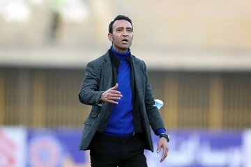 رضا عنایتی از پراید پیاده شد رضا عنایتی از پراید پیاده شد