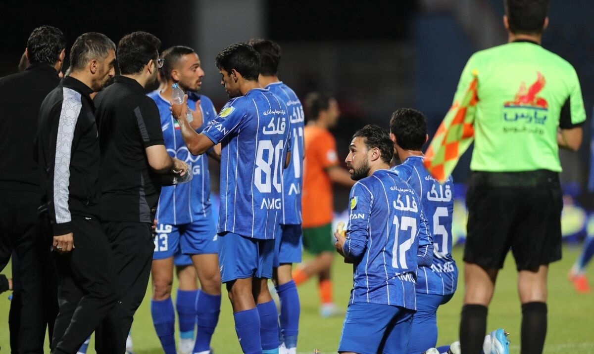 چمن خوب، منیر الحدادی را سر ذوق آورد! چمن خوب، منیر الحدادی را سر ذوق آورد!