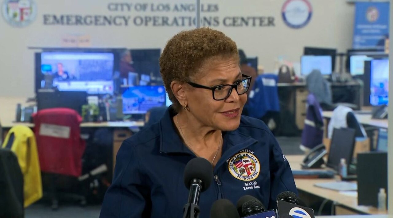 اعزام ۷۰۰ تفنگدار نیروی دریایی و ۲۰۰۰ عضو گارد ملی به لس‌آنجلس/ترامپ اگر آنها تف کنند،ما آنها را خواهیم زد!/بازداشت ۲۴ نفر در برج ترامپ/مردم در وحشت