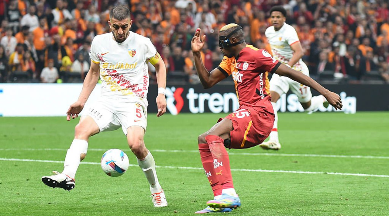 مجید حسینی مدافع میانی کایزری اسپور ترکیه